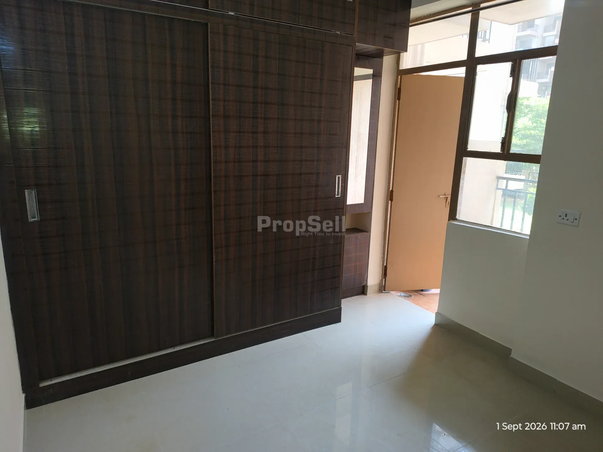 2 BHK Flat/Apartment for Rent in Pareena Laxmi Apartments, Sector-99A, Gurgaon