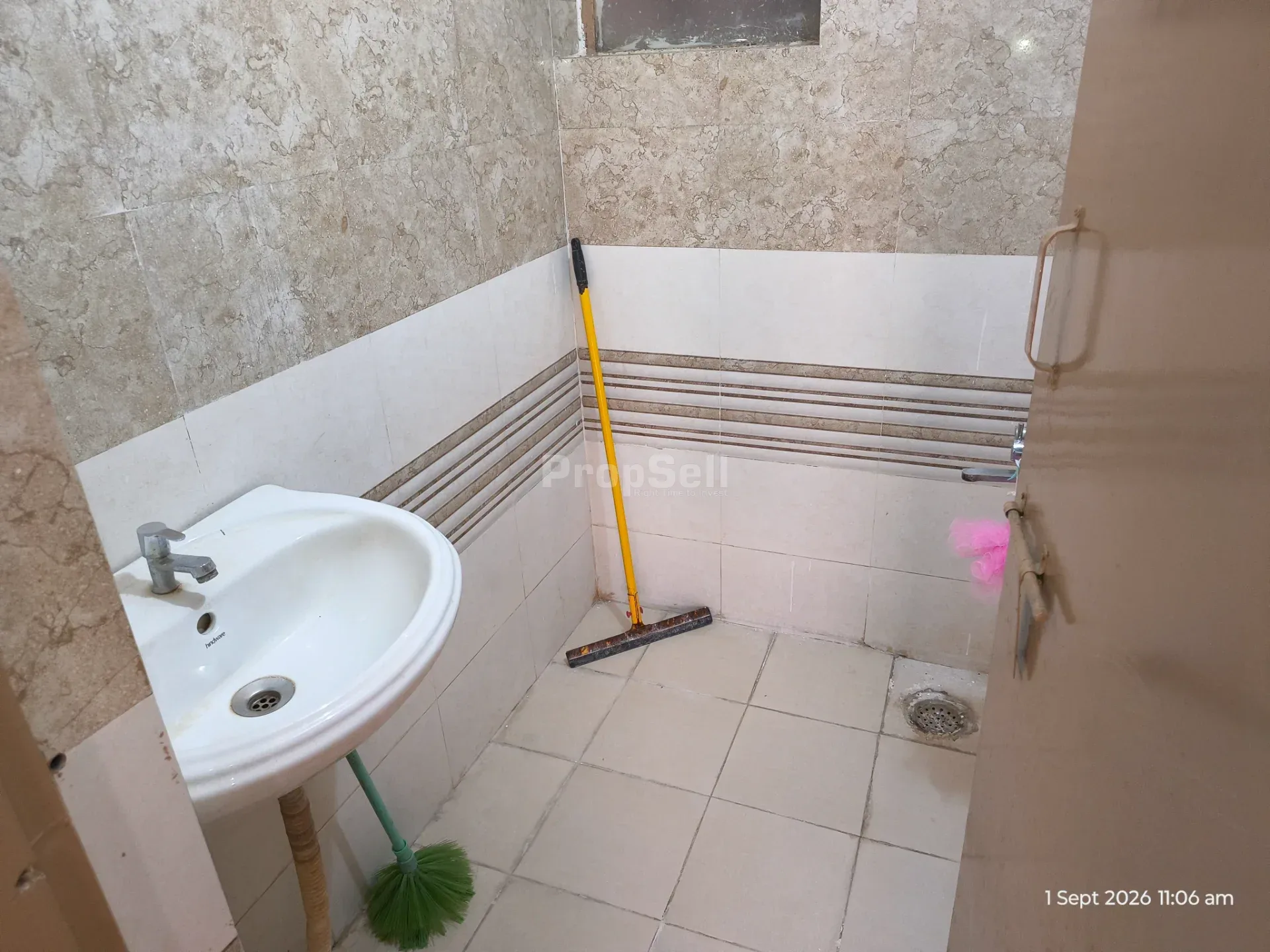 2 BHK Flat/Apartment for Rent in Pareena Laxmi Apartments, Sector-99A, Gurgaon